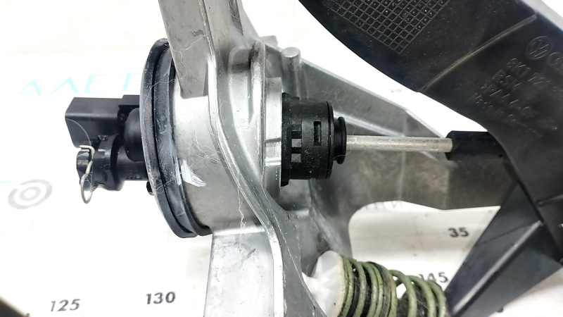 Педаль сцепления и тормоза в сборе Audi A4 B8 08-16