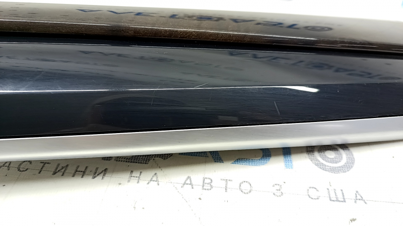 Накладка передней панели правая BMW X5 F15 14-18 под дерево, царапины