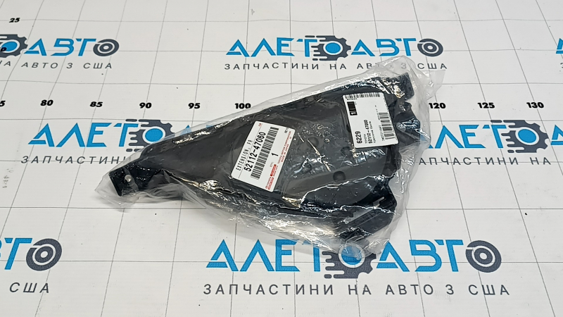 Заглушка птф правая Toyota Prius 50 16-18