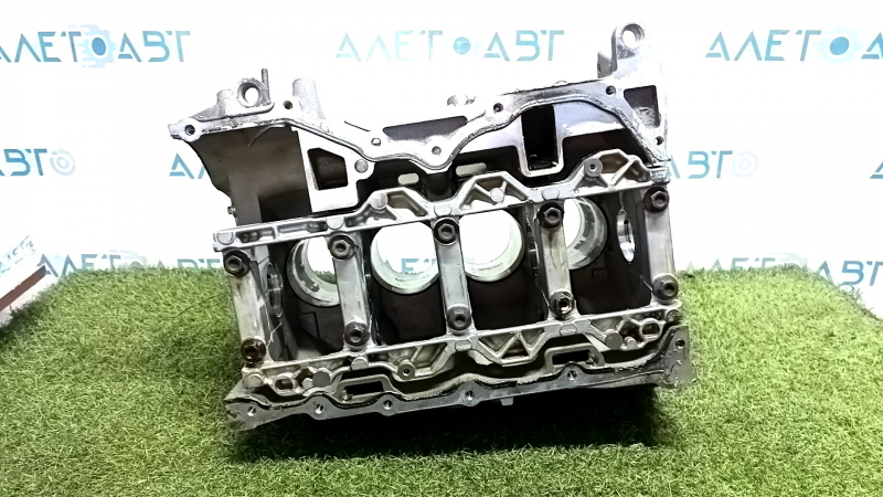 Блок цилиндров голый Ford Fusion mk5 13-20 2.0 hybrid под расточку и гильзовку