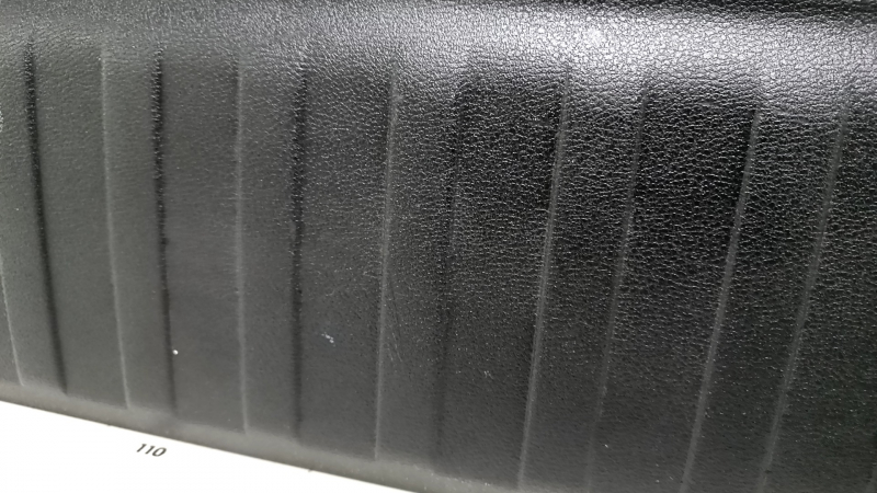Накладка проема багажника BMW X5 F15 14-18 черная, царапины, потертости