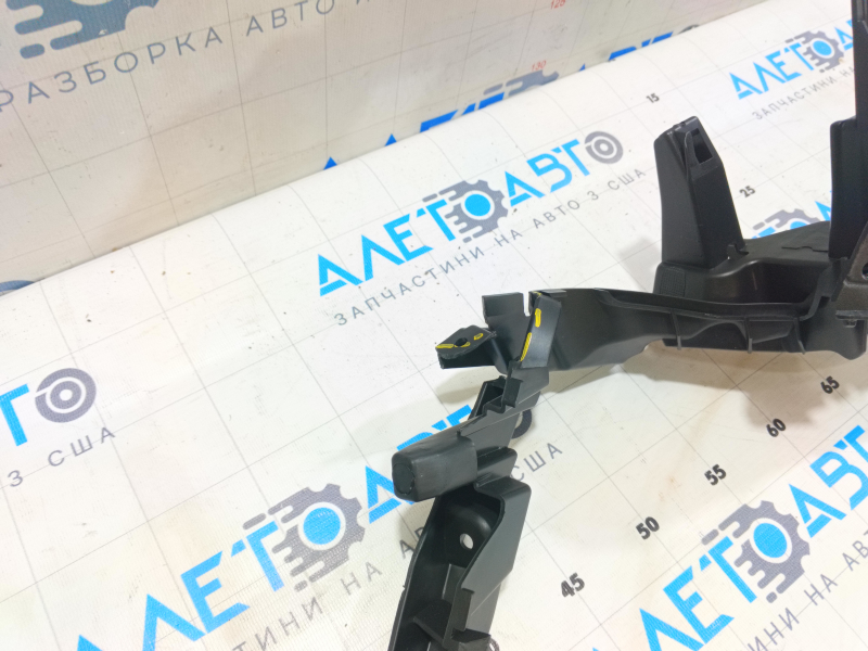 Рама переднего бампера Ford Focus mk3 15-18 рест надломана