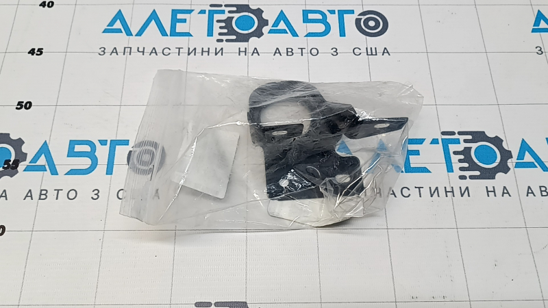 Опора радиатора нижняя правая Jeep Cherokee KL 19-23 2.4 резина + металл