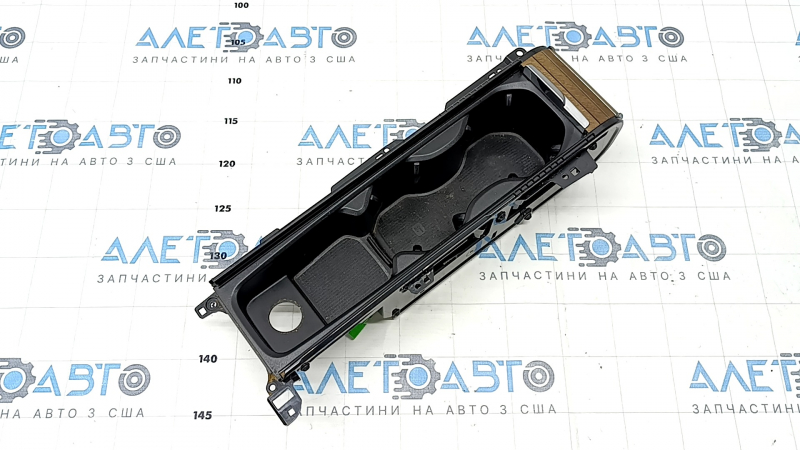 Детали центральной консоли для Volvo XC90 2016-2026 без дефектов, с оригинальной отделкой.
