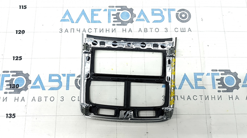 Накладка центральной консоли задняя Volvo XC90 16-25 тип 1, черный глянец, царапины