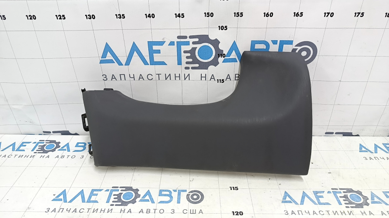 Накладка колени водителя под рулевой колонкой Toyota Prius V 12-14 темно-серая, царапины