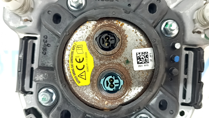 Подушка безопасности airbag в руль водительская Lexus RX350 RX450h 16-22 черная, ржавый пиропатрон