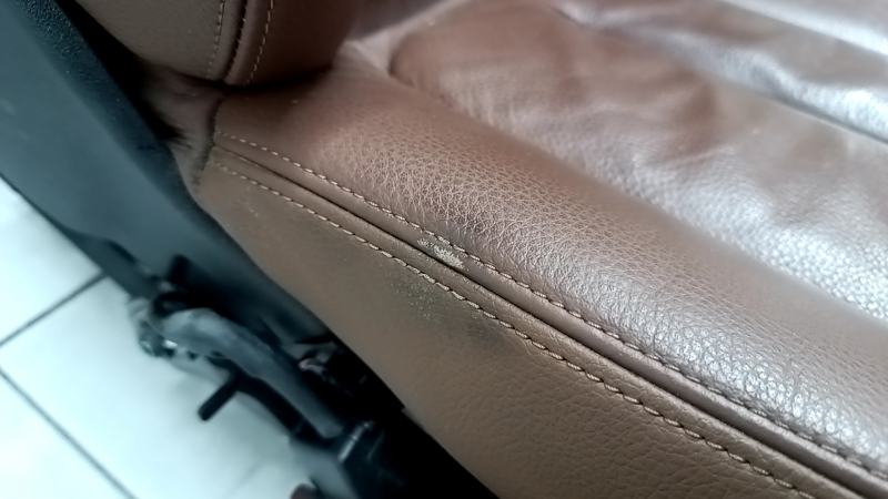 Водительское сидение BMW X5 F15 14-14 без airbag, электро, память, BASE, кожа коричневая TERRA, потертость, потрескана