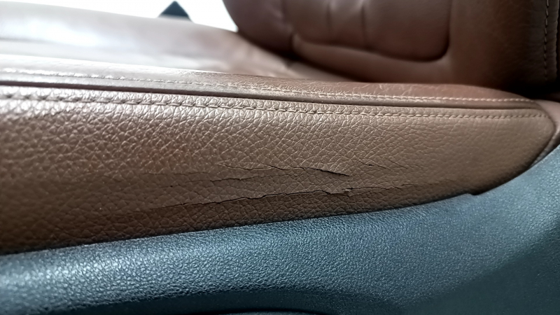 Водительское сидение BMW X5 F15 14-14 без airbag, электро, память, BASE, кожа коричневая TERRA, потертость, потрескана