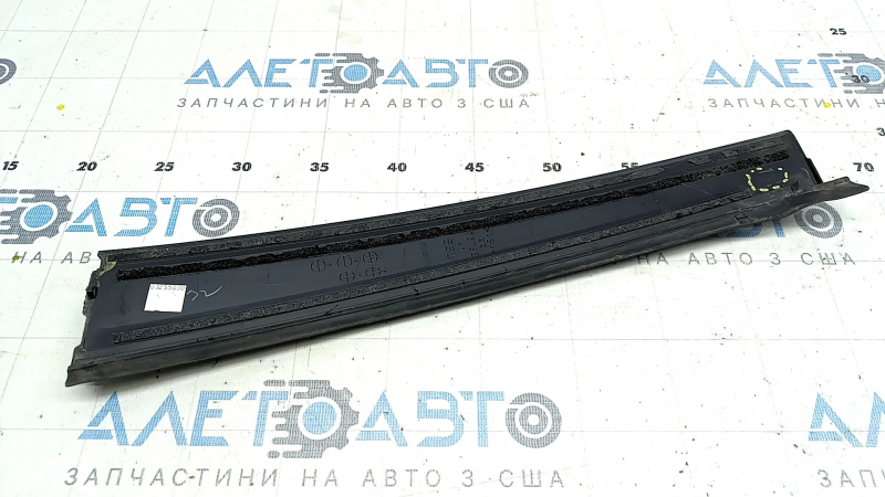 Накладка двери боковая задняя левая Toyota Camry v55 15-17 usa черная, мат, сломано крепление