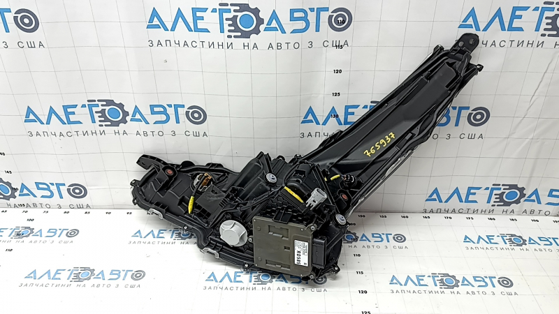 Фара передняя правая в сборе Toyota Prius 50 19-22 LED с AFS под проекцию, с блоком,