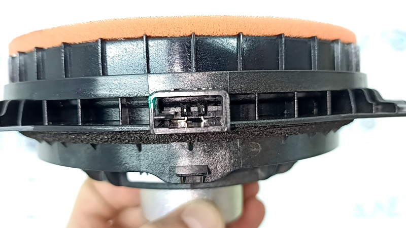 Динамик дверной передний правый Toyota Prius 50 19-22 JBL