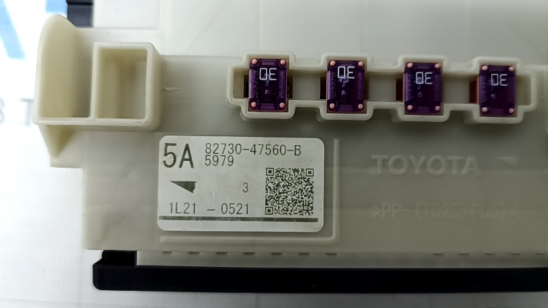 Блок предохранителей подторпедный Toyota Prius 16-22