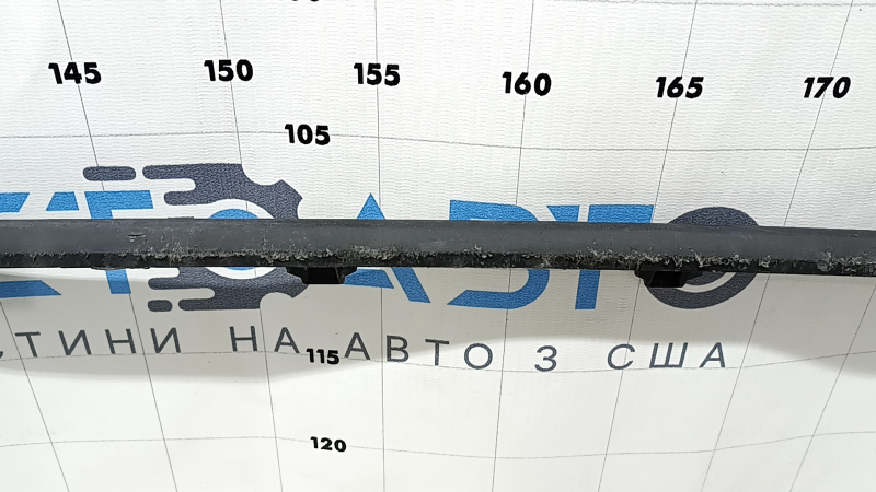 Губа переднего бампера Toyota Sienna 21-26 структура, царапины