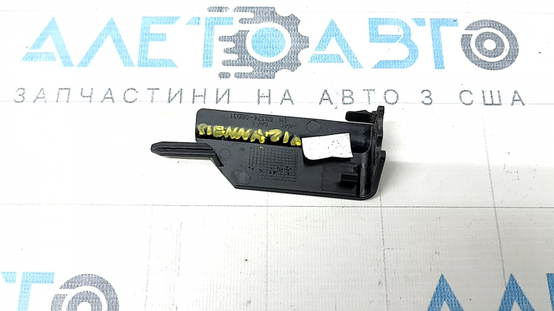 Накладка салазки петли центральная задняя левая Toyota Sienna 21-26 задняя