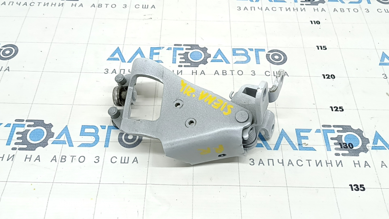 Петля двери центральная задняя правая, оригинал для Toyota Sienna 21-26.