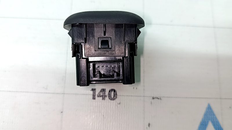 Кнопка для дверного управления PWR DOOR Toyota Sienna 21-26, вид сверху.