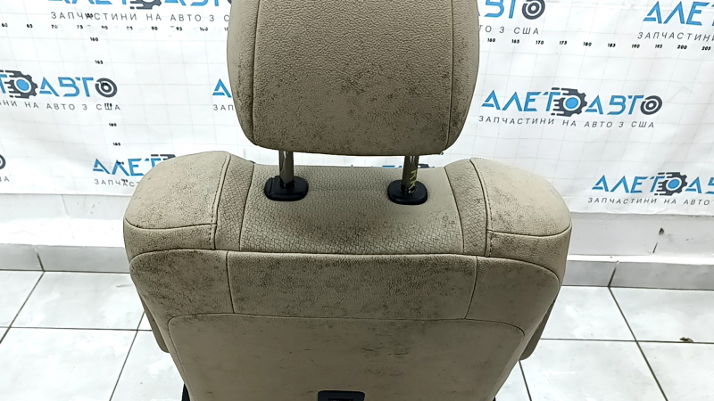 Задний ряд сидений 2 ряд правый Toyota Sienna 23-26 без Airbag, кожа бежевая под 7 мест, ржавое снизу, под химчистку