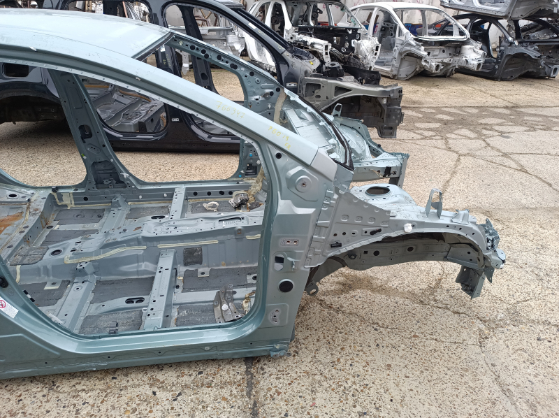 Четверть передняя правая Toyota Prius 50 16-22 на кузове, зеленая