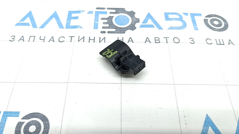 Форсунка омывателя лобового стекла правая Toyota Sienna 21-26