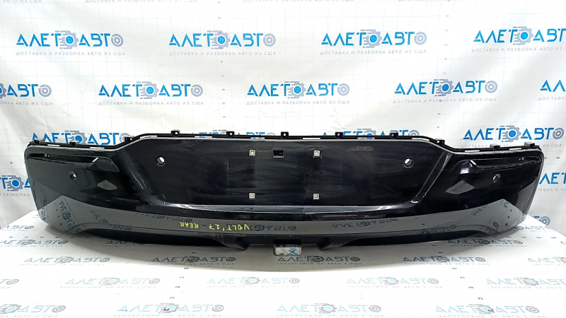 Бампер задний голый нижний Chevrolet Volt 16- под парктроники, черный глянец, примят, полез лак