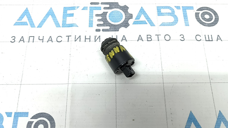 Отбойник двери багажника правый Toyota Sienna 21-26 на кронштейне амортизатора на двери