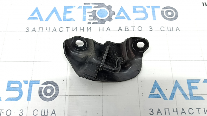 Скоба замка двери задней правой Toyota Sienna 21-26 нижняя