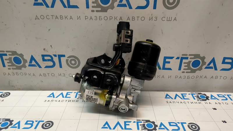 Тормозной усилитель brake booster Lexus ES300h 13-18 бьет ошибку