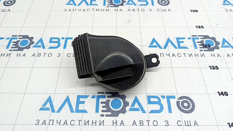 Сигнал high Toyota Sienna 21-26 с кронштейном