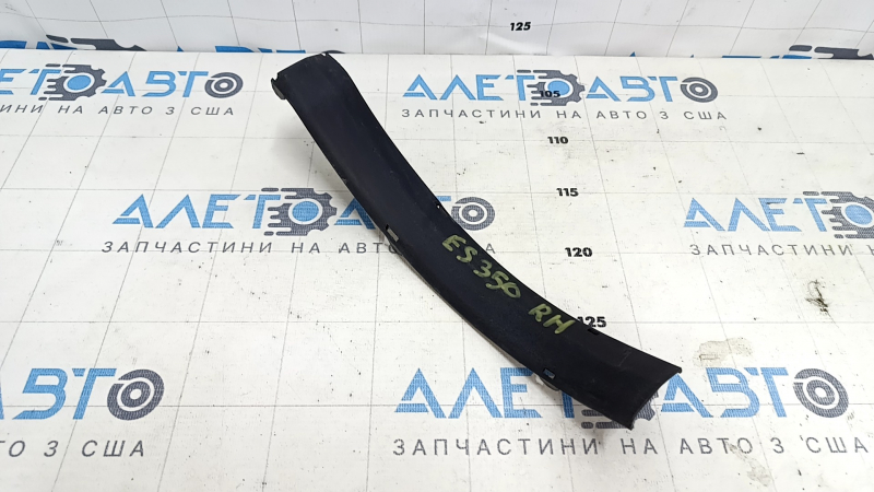Накладки петли крышки багажника правая Lexus ES350 07-12 верхняя, царапины