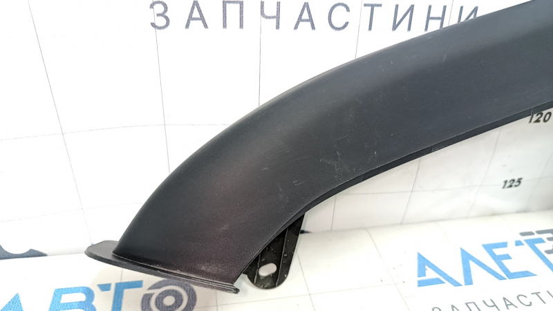 Накладка петли крышки багажника правая Mazda 6 14-21 черная, царапины