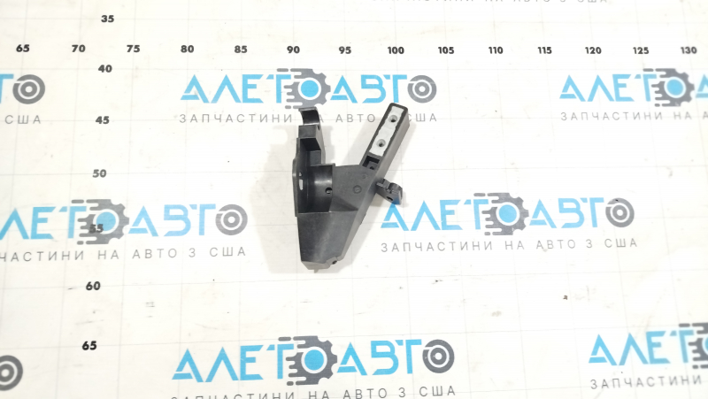 Кронштейн усилителя переднего бампера правый Mercedes C-class W205 15-21