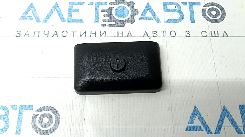 Накладка внутренней направляющей левого сидения 2-го ряда задняя Toyota Sienna 21-26 черная