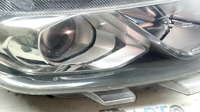 Фара передняя правая Chevrolet Volt 16-