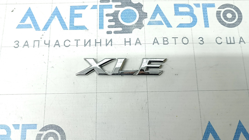 Эмблема надпись XLE двери багажника Toyota Sienna 21-26