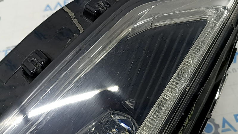 Фара передняя левая в сборе Ford Fusion mk5 17-20 LED, с DRL, с блоком, песок, под полировку