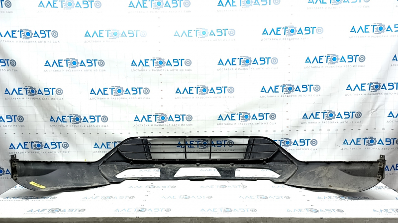 Губа переднего бампера Ford Escape MK3 17-19 рест, структура, царапины
