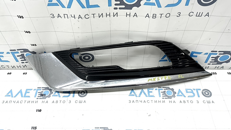 Решетка переднего бампера левая Ford Fusion mk5 17-18 под птф LED глянец, с хром молдингом, сломано крепление, песок