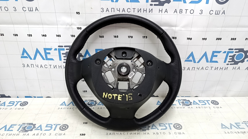 Руль голый Nissan Versa Note 13-19 кожа черная, царапины