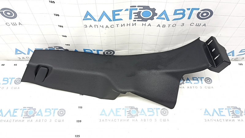 Накладка задней стойки нижняя левая Ford Fusion mk5 17-20 черная, царапины
