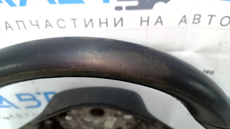 Руль голый VW Passat b7 12-15 USA кожа черн, без кнопок, затертый, царапины, без кнопок, тычки