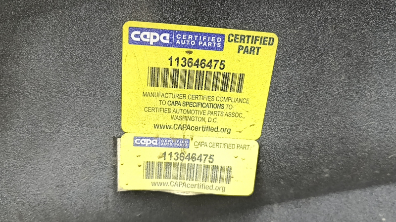 Обратная сторона переднего бампера Ford Fusion, вид на внутренние крепления.
