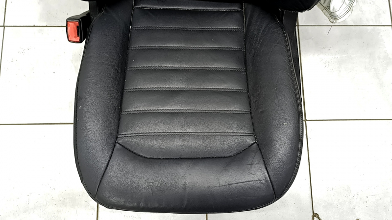 Водительское сидение Ford Fusion mk5 17-20 без airbag, кожа черн, электро, подогрев, стрельнувшее, царапины, под чистку