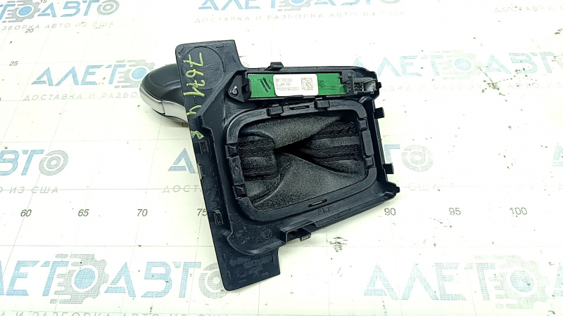 Ручка КПП с накладкой шифтера VW Passat b8 16-18 USA кожа черная, глянцевая накладка, тип 2, потертости и царапины
