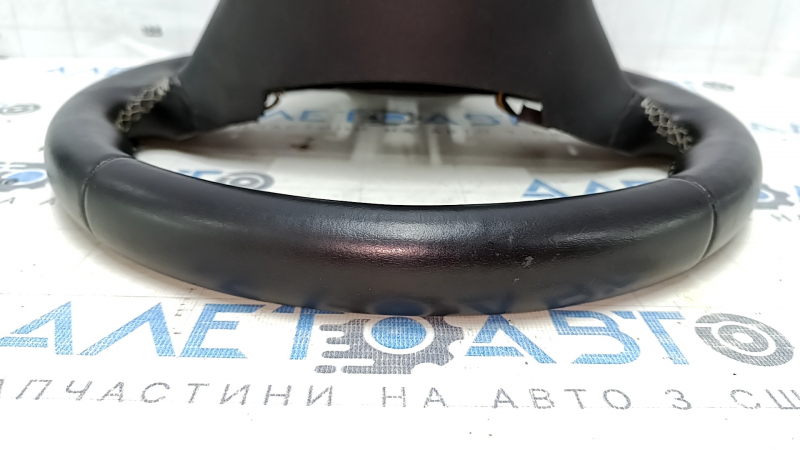 Руль Chevrolet Camaro 16-24 черн кожа, без кнопок, царапины