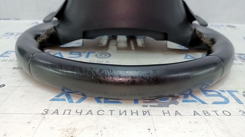 Руль Chevrolet Camaro 16-24 кожа черный, царапины, потертости