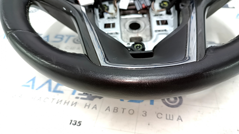 Руль голый Chevrolet Volt 11-12 кожа черный, с графит накладкой, без кнопок, трещины на коже, царапины