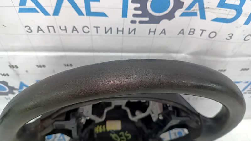 Руль голый Toyota Sequoia 08-16 резина черный, без кнопок и управления круизом, затертый, царапины