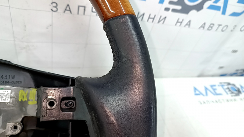 Руль голый Lexus RX350 RX450h 10-15 дорест кожа черный, светлое дерево, царапины, тычки, потертости