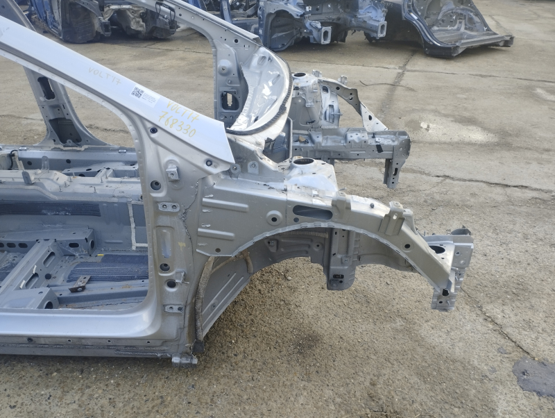 Четверть передняя правая Chevrolet Volt 16- на кузове, серебро